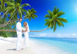 beach-wedding-couple-250px.jpg